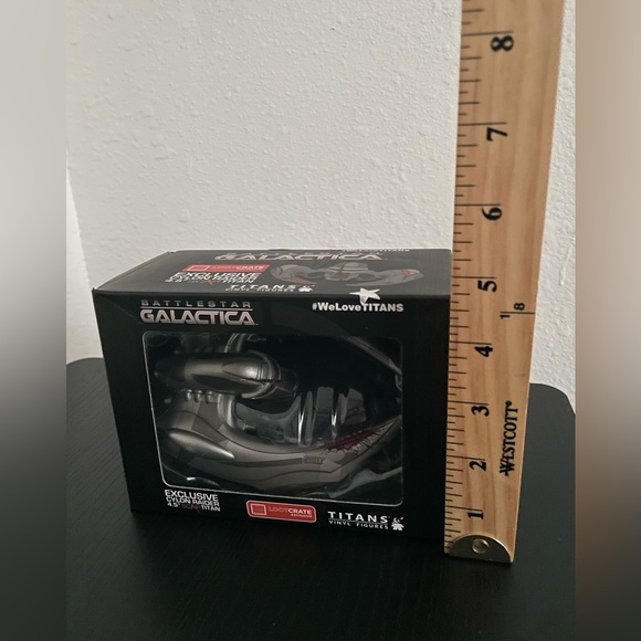 Battlestar Galactica Titans Vinyl Figures by Loot Crate - Picture 2 of 4